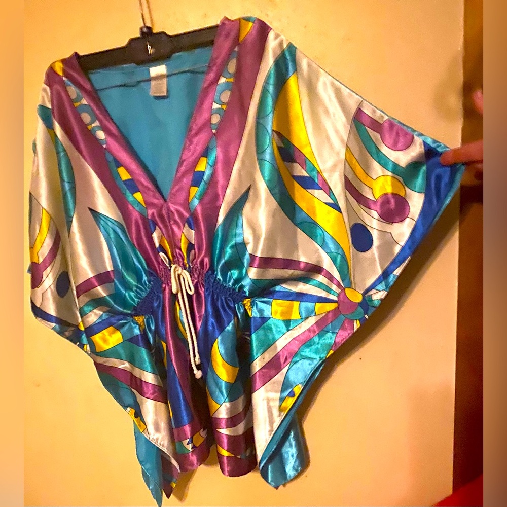 Colorful Blouse with Drawstring st the Waist, One Size Fits Many L/16-18